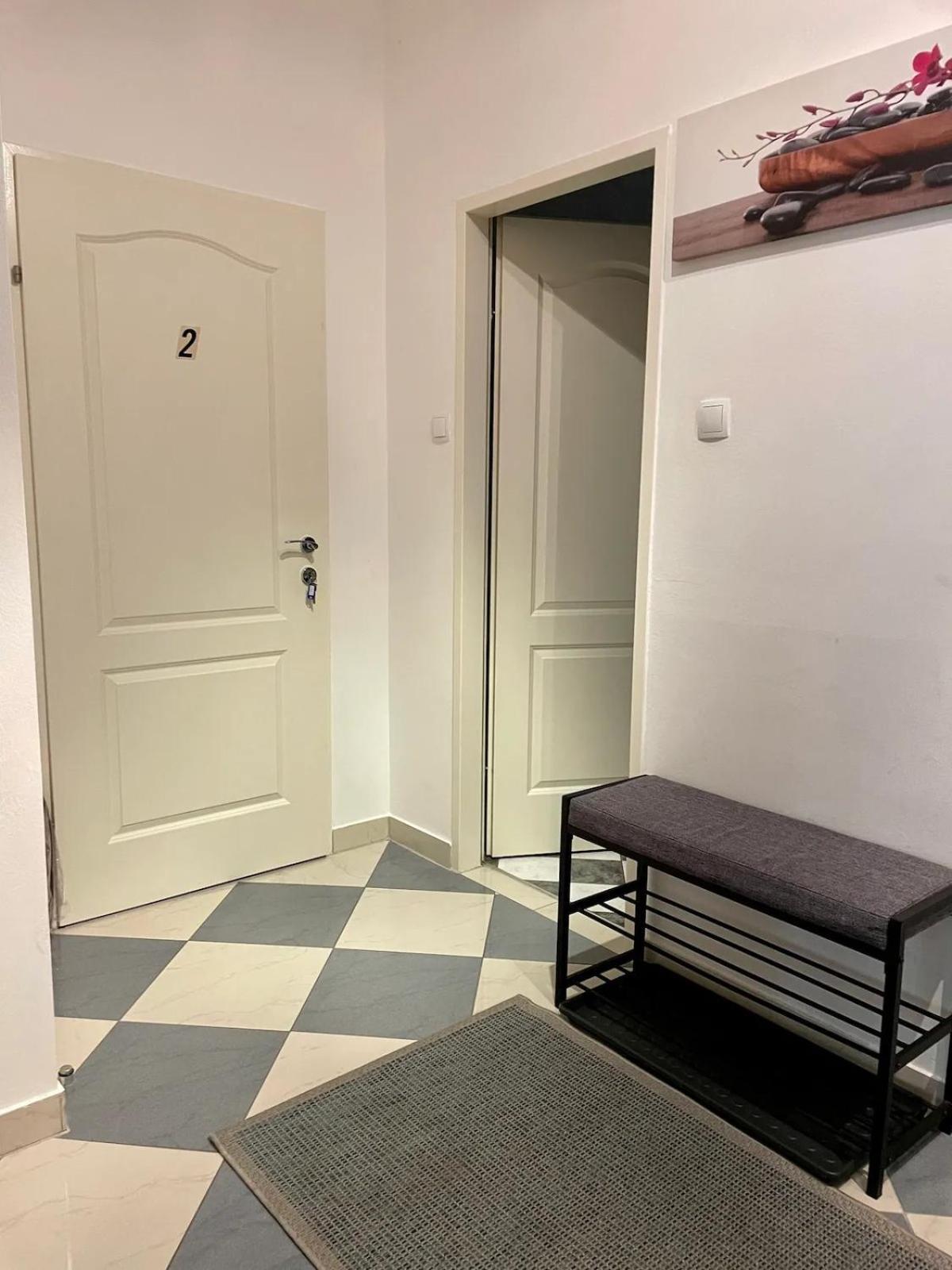 Gemutliche Wohnung Mit Super Lage Viena Exterior foto
