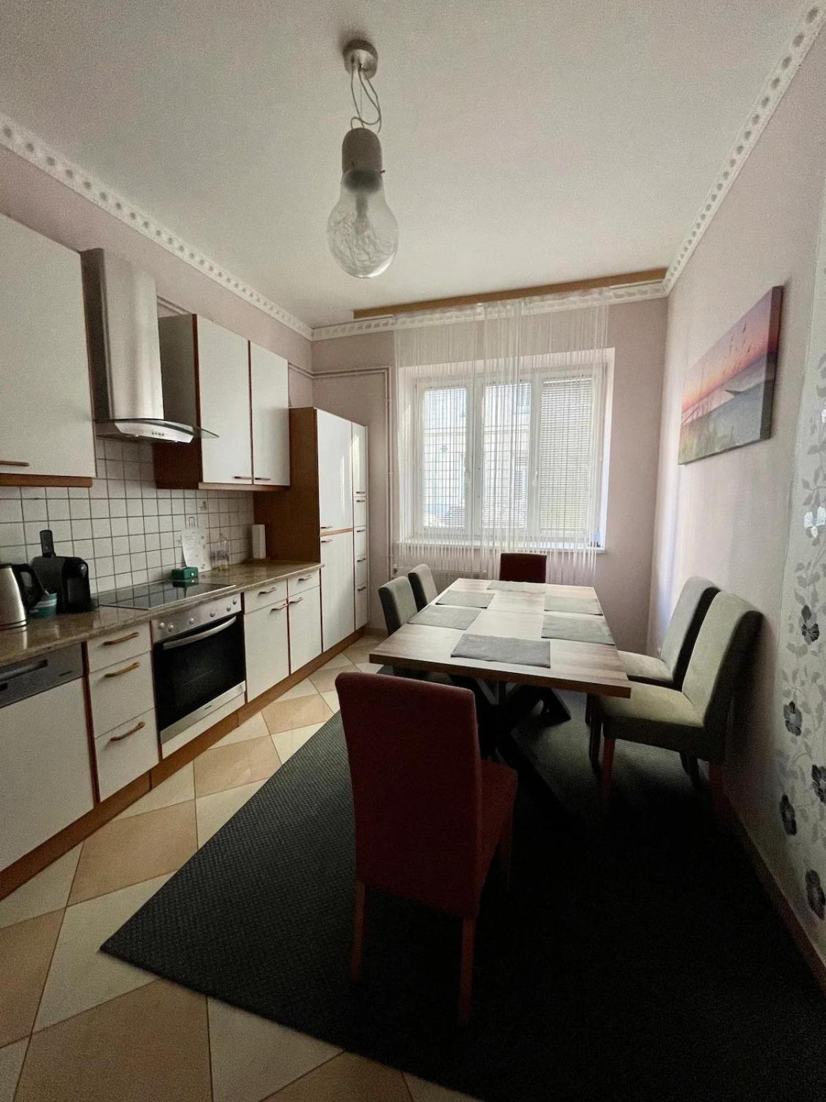Gemutliche Wohnung Mit Super Lage Viena Exterior foto